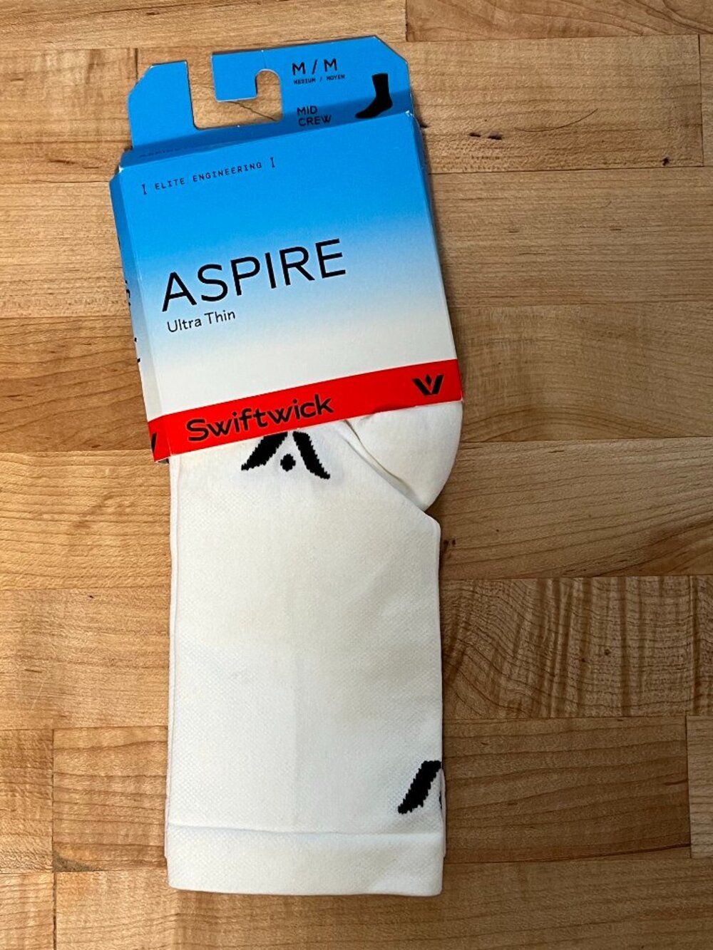 New Men's Medium 7-9 Swiftwick Aspire Crew Socks White Compression